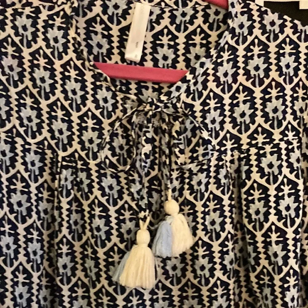 CoolChange Kids Coverup/Dress in Blue & White print. Size 8.